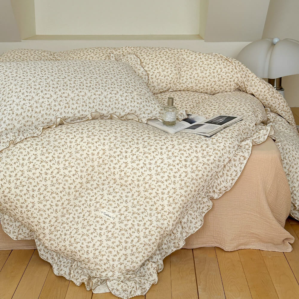 Vintage-style cotton duvet cover with soft floral camellia pattern