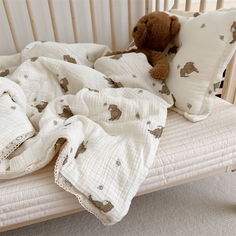 Toddler quilt and pillow with bears