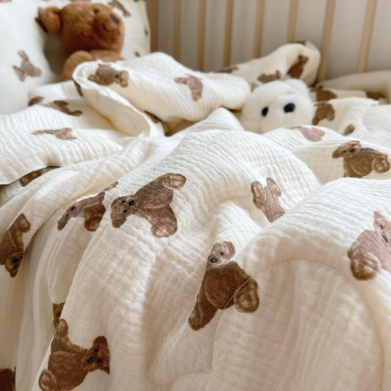 details of teddy bear baby quilt