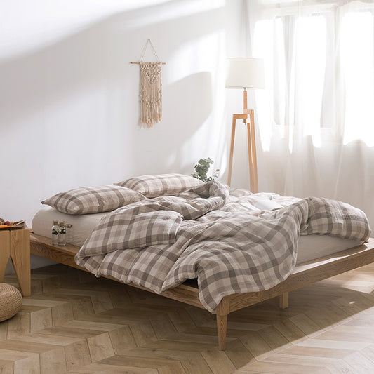 Gauze plaid cotton bedding set in beige – soft and breathable double gauze duvet on bed