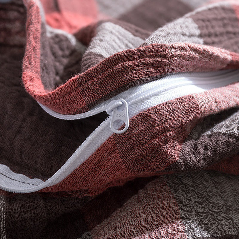 Zipper detail of red and coffee plaid cotton gauze duvet cover – durable and easy to use