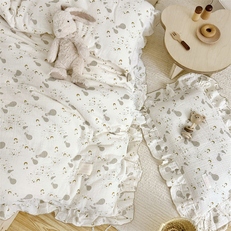 Nursery bedding set with soft cotton gauze hot air balloon print and ruffles