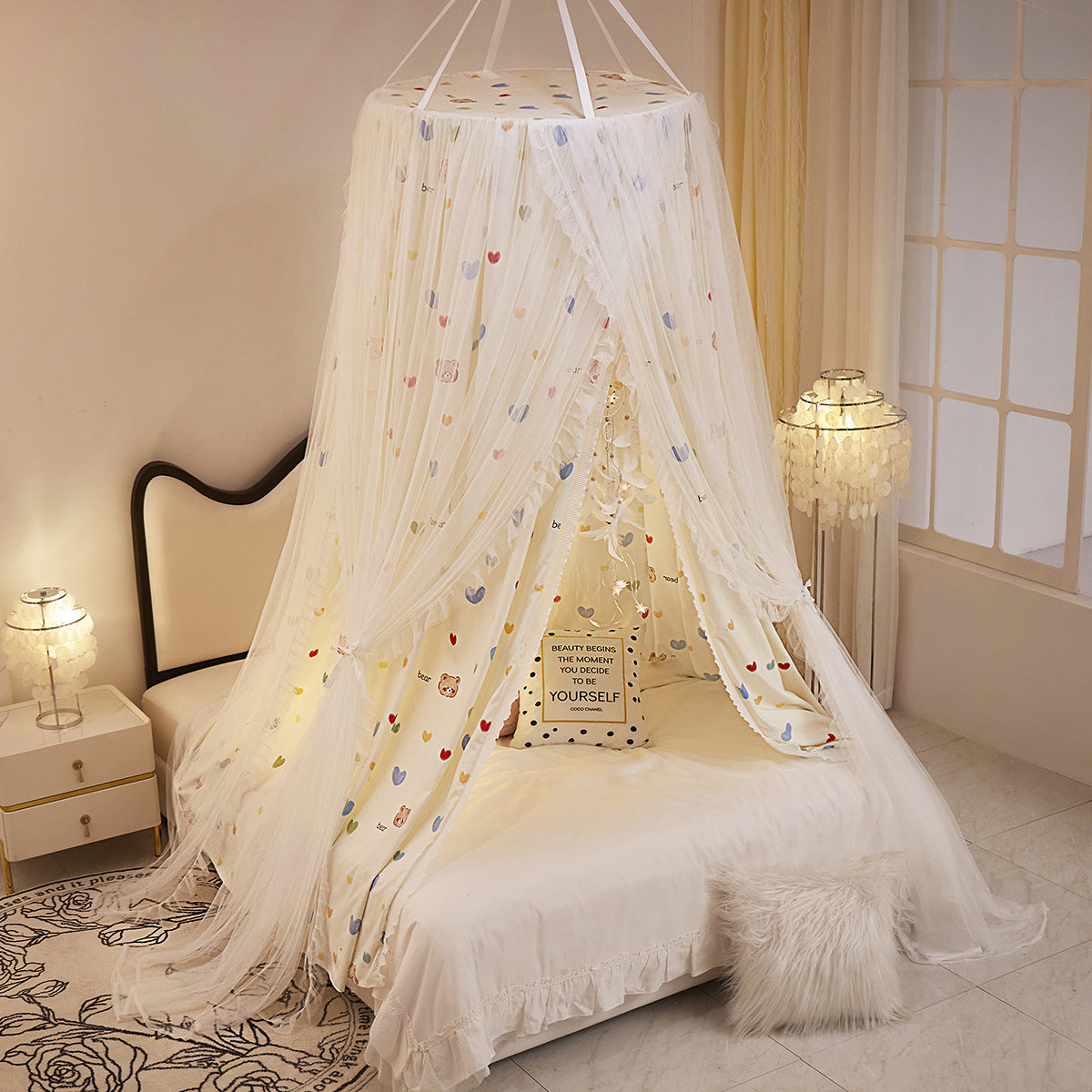 Princess fabric canopy with bear and colorful hearts – side angle