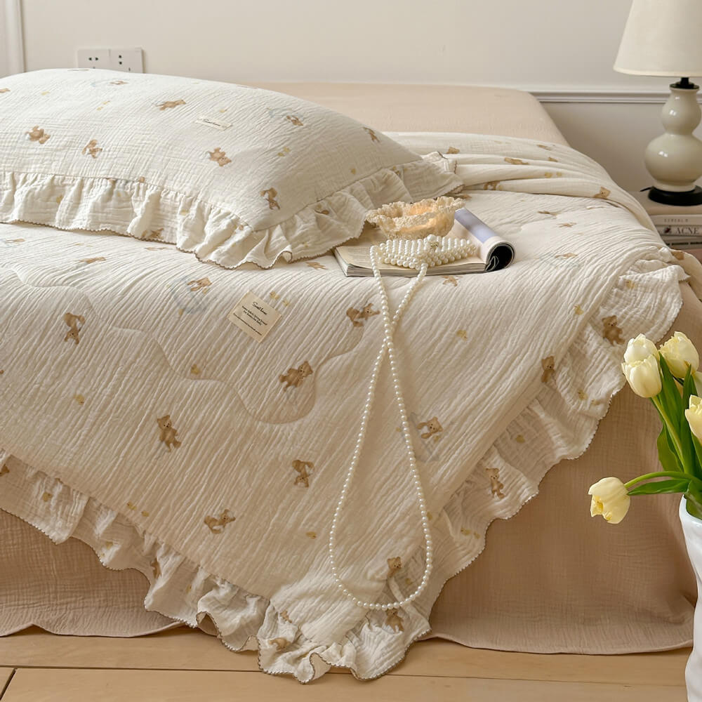 Bear Bath Time Muslin Quilt – Ruffle Edge Cotton Bedding