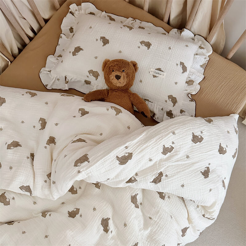 Soft cotton muslin bedding set with bear and bee print, ruffled pillow and duvet cover