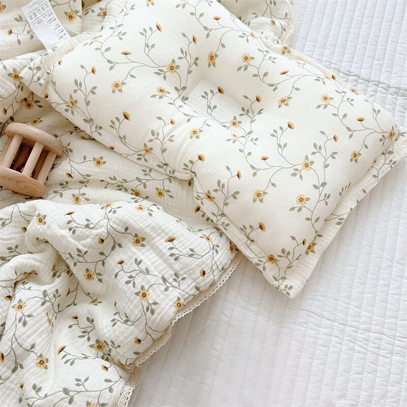 Floral Baby Quilt and pillow set – Daisy Vine Cotton Muslin