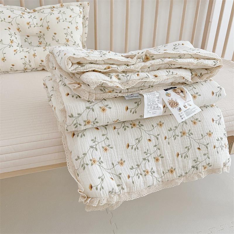 Daisy floral baby quilt set with matching small pillow – crib bedding