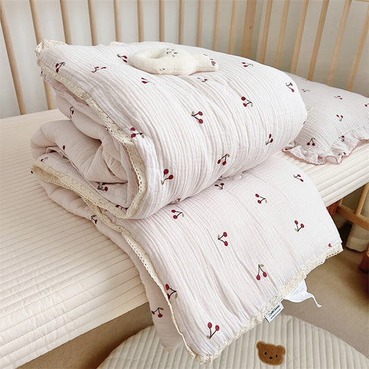 Cotton-baby-quilt-and-pillow-set