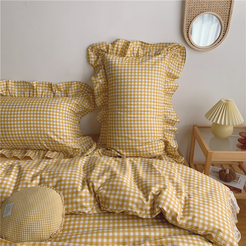 Plaid-Ruffle-Bedding-Set