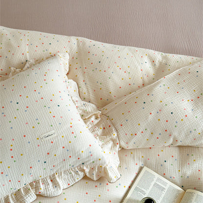 cotton bedding set with polka dot prints