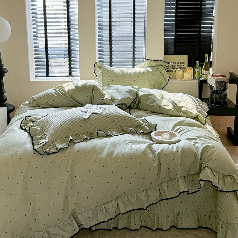 quilted coverlet bedding