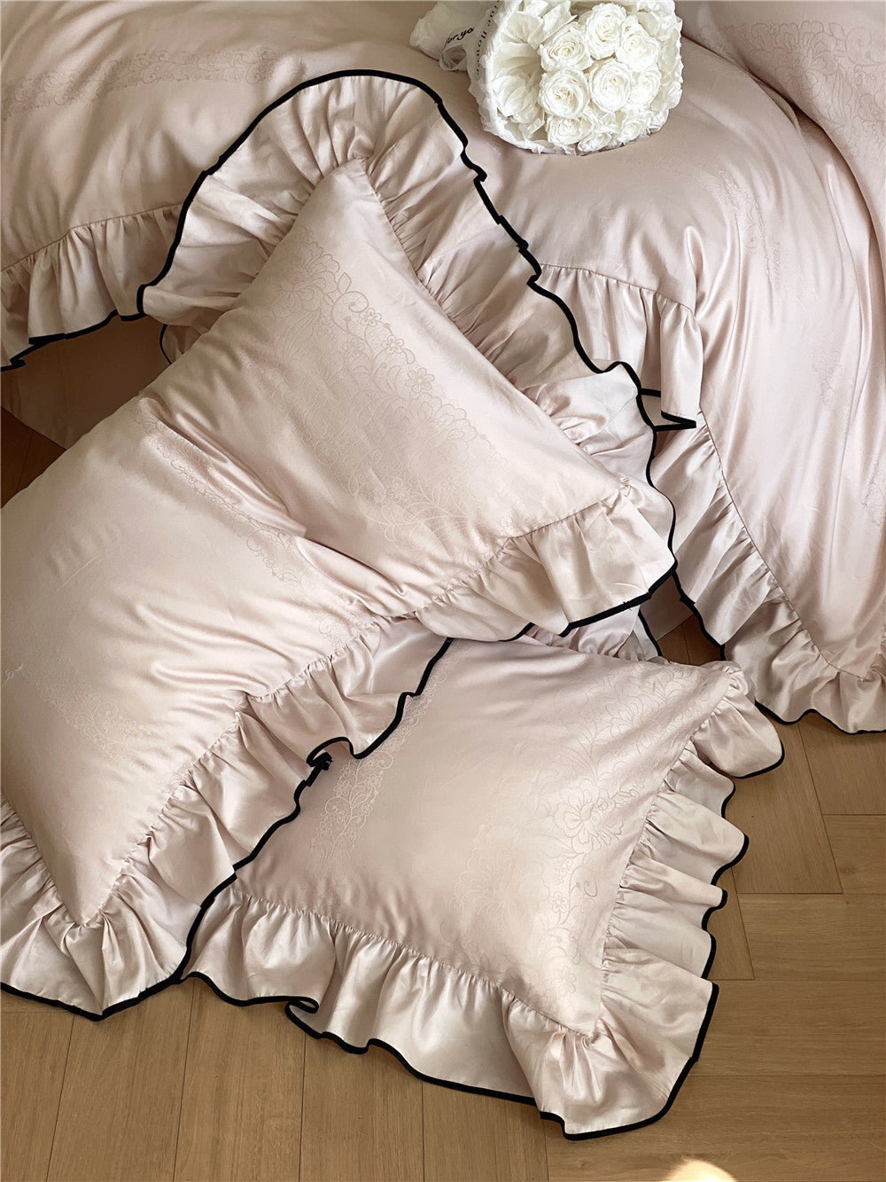 smooth-ruffle-bedding-set