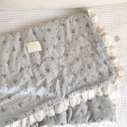 Soft cotton quilt with bear print and lace trim