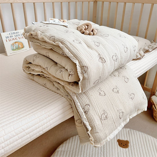 toddler-bed-quilt-and-pillow